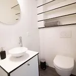 Big Modern Flat *