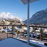 Big Modern Flat Veyras