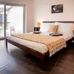 Big Modern Flat Veyras