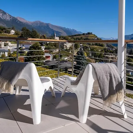 Big Modern Flat Veyras