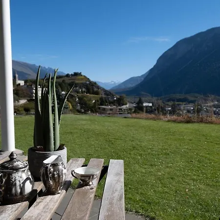 Big Modern Flat Veyras