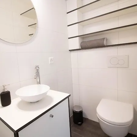 דירה Big Modern Flat