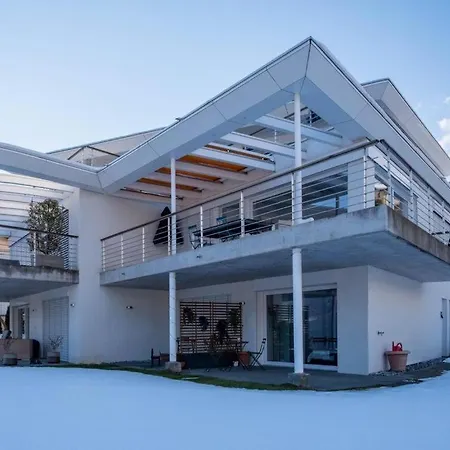 Big Modern Flat דירה