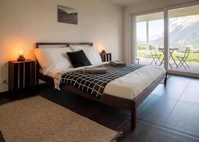 Big Modern Flat Veyras