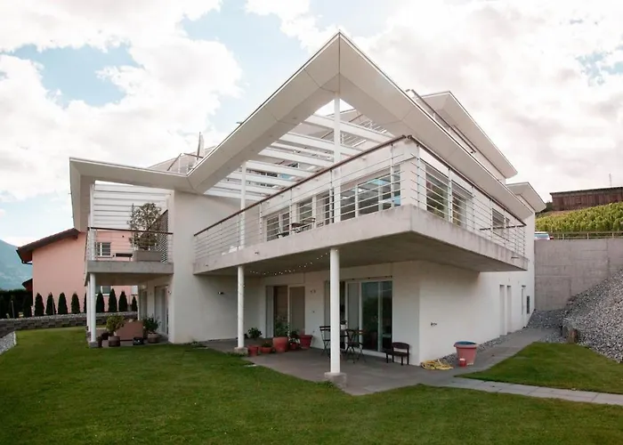 شقة Big Modern Flat Veyras