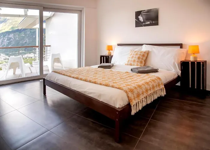 Big Modern Flat Veyras