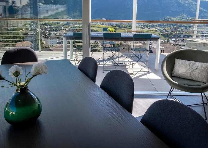 Big Modern Flat Veyras