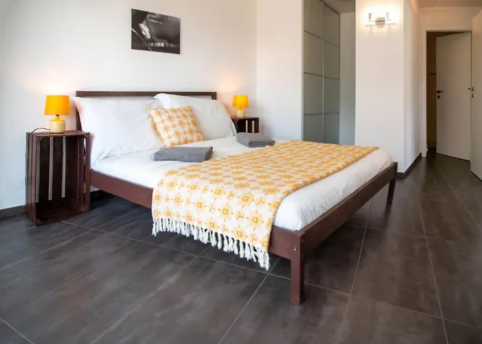 Big Modern Flat شقة *