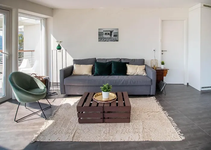 Big Modern Flat شقة *